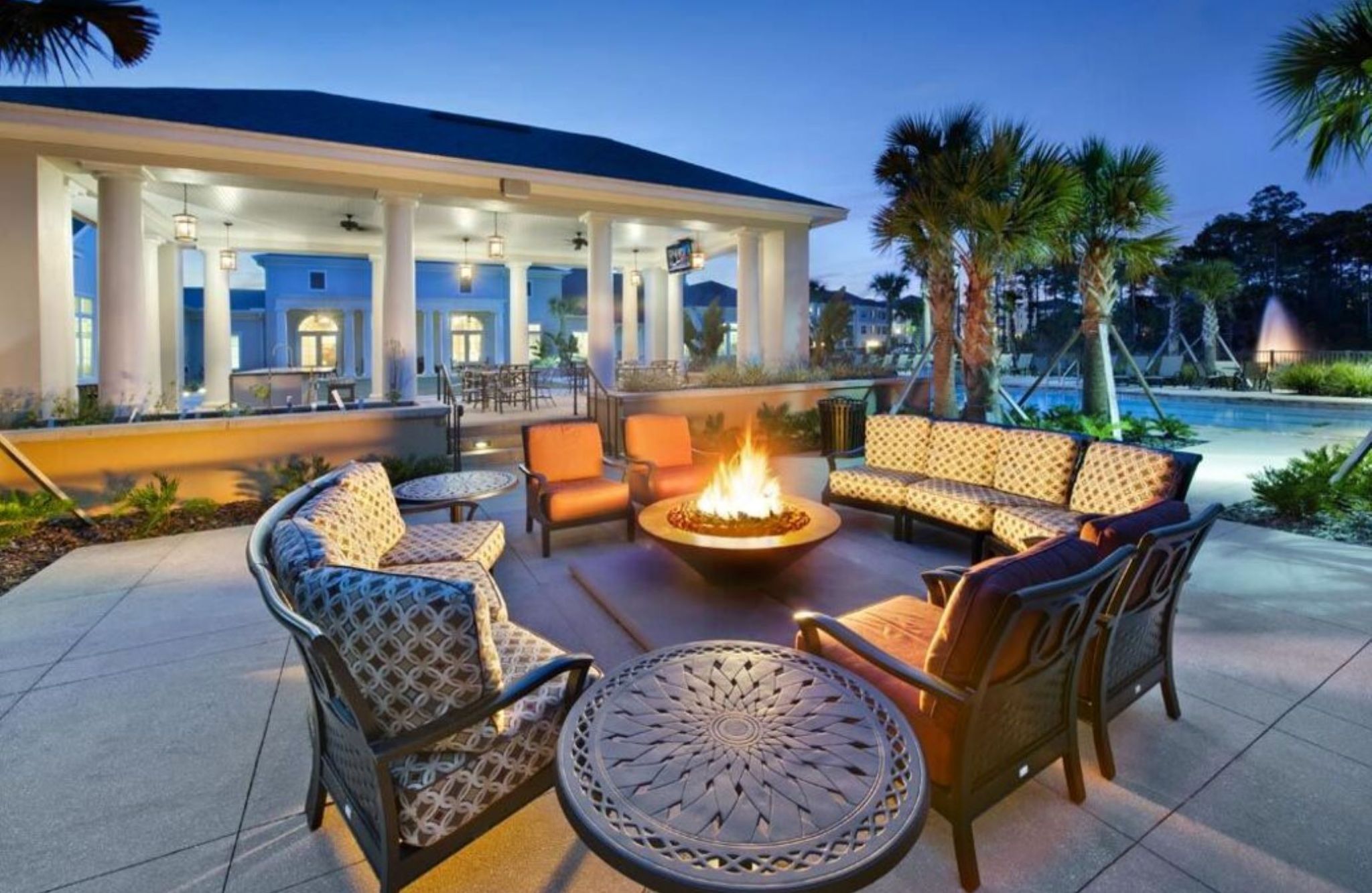 Vest Residential clubhouse outdoor courtyard